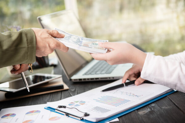 tình trạng đòi nợ thuê doanh nghiệp với cá nhân